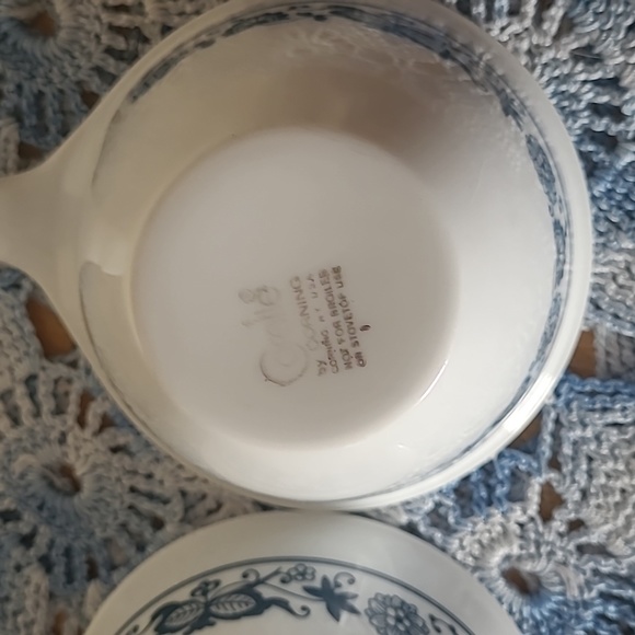 Set of 2 Blue Onion Corelle Tea Cups - Picture 5 of 5